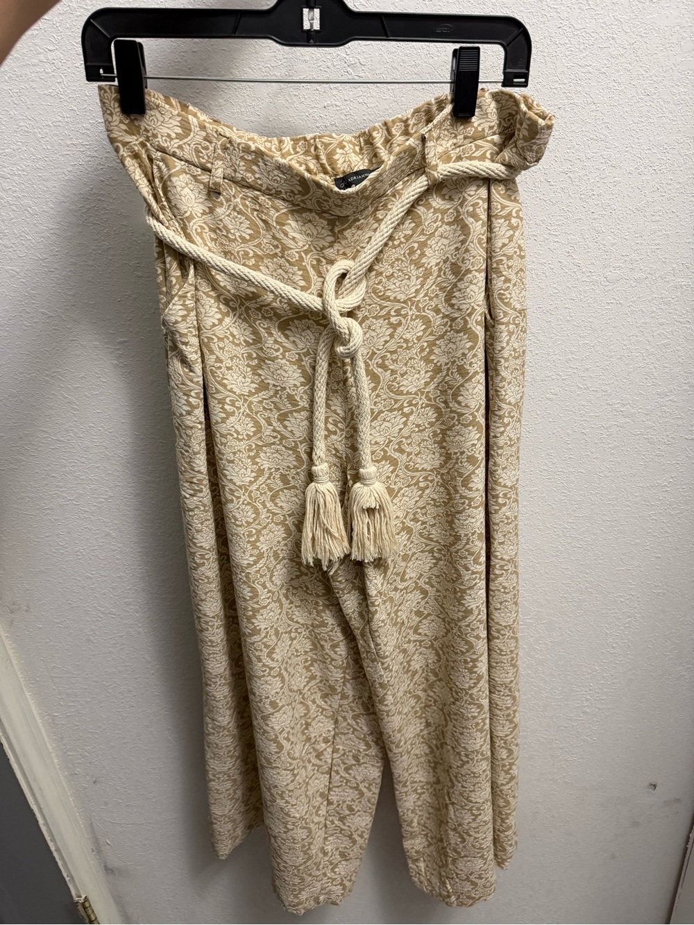 Adrianna Papell Cream Paisley Wide-Leg Pant with Tassel Belt